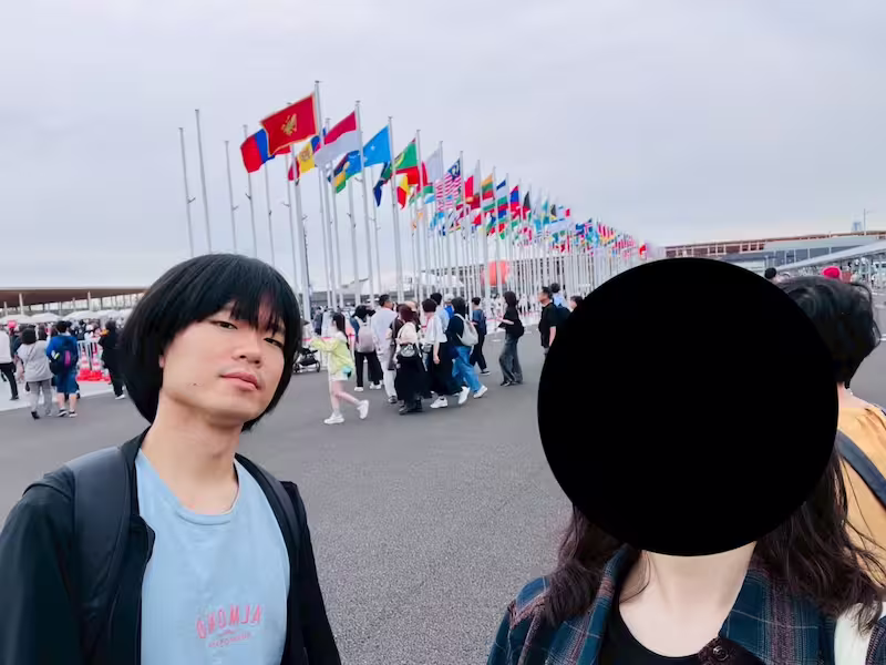 入場ゲート付近のの国旗たち