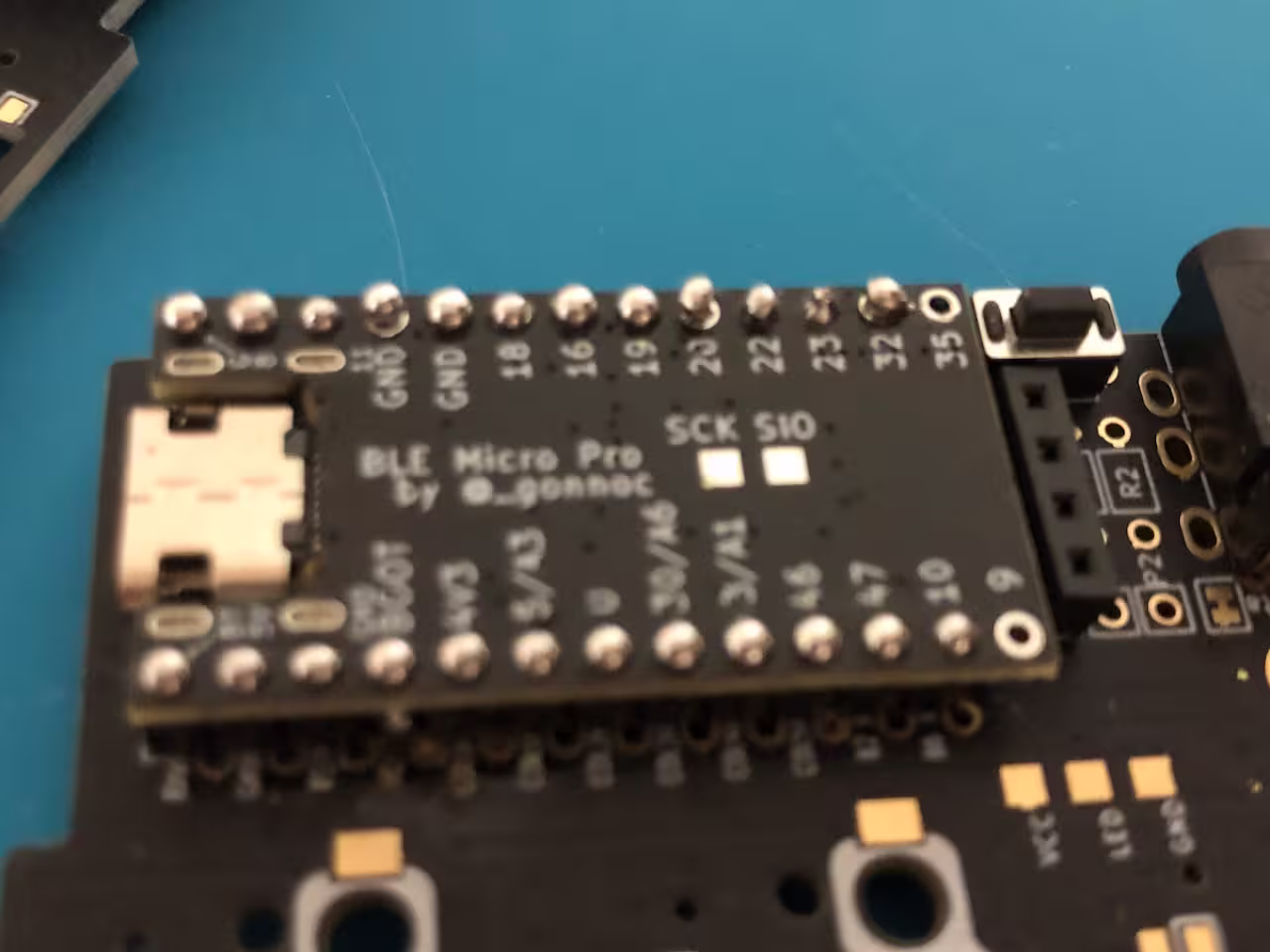BLE Micro Pro をハンダ付け